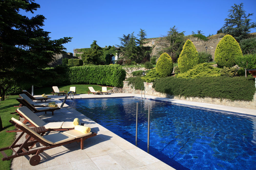 El Castell De Ciutat - Relais & Chateaux La Seu d'Urgell Exteriör bild